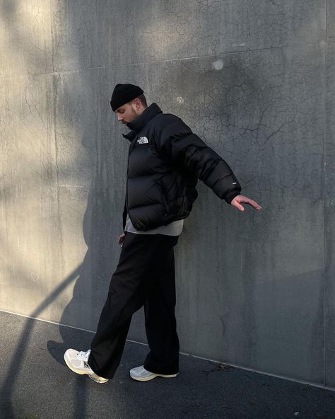 Nuptse Jacket Outfit, Flannel Outfit, Minimal Streetwear, Drippy Fits, Hip Hop Artwork, North Face Nuptse, Vogue Men, Outfits Hombre, Street Style Outfits Men