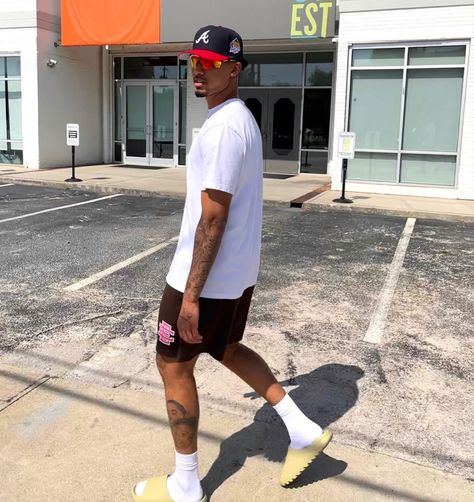 Yeezy Slide Outfit, Boyfriend Fits, Black Men Fashion Urban, Slides Outfit, Eric Emanuel, Mens Summer Outfits, Black Men Fashion Swag, Mens Casual Outfits Summer, Black Men Street Fashion