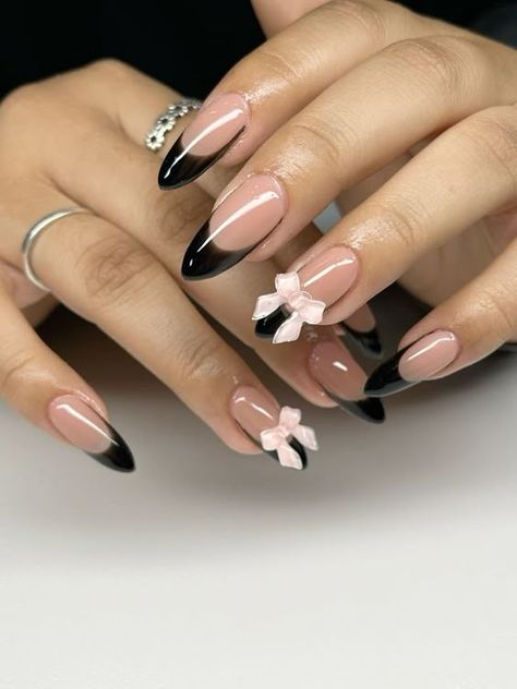 Black Nail Art Ideas, Black And Purple Nails, Black And Nude Nails, Long Black Nails, Black Chrome Nails, Paznokcie Hello Kitty, Nails Goth, Bow Nail Designs, Black Almond Nails