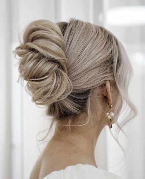 Wedding Hair V Neck Dress, Mid Updo Wedding Hair, Loose French Twist Wedding, Mid Updo Hairstyles, French Twist Wedding Hair, Bridal French Twist, Modern French Twist, Bridesmaid Bun, French Twist Bun