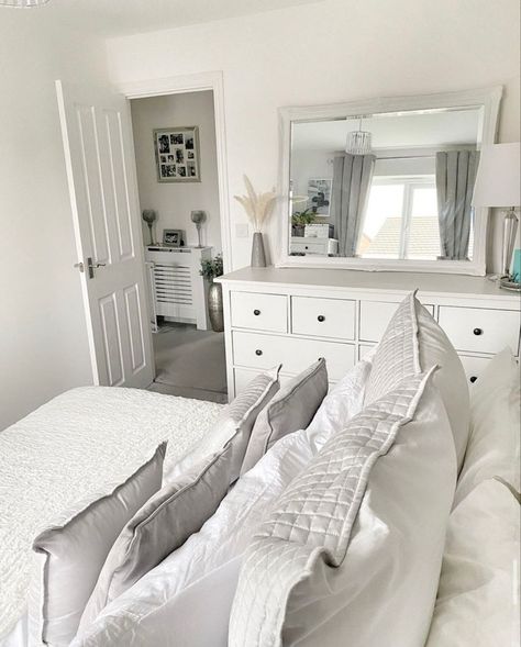 #bedroomdecor #bedroomgoals #diy White Ikea Bedroom Ideas, White Small Bedroom, Hemnes Bedroom, Bedroom Decoration Ideas, Simple Bedroom Decor, Grey Bedroom Decor, White Room Decor, Creative Bedroom, Gorgeous Bedrooms