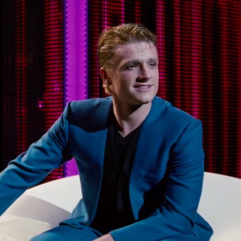 the hunger games Peeta Mellark First Movie, Peeta Mellark Interview, Petta Malark Hunger Games, Petta Malark, Peeta Mellark Icons, Peeta Mellark Hunger Games, Peeta Malark, Hunger Games Icons, Dystopian Men