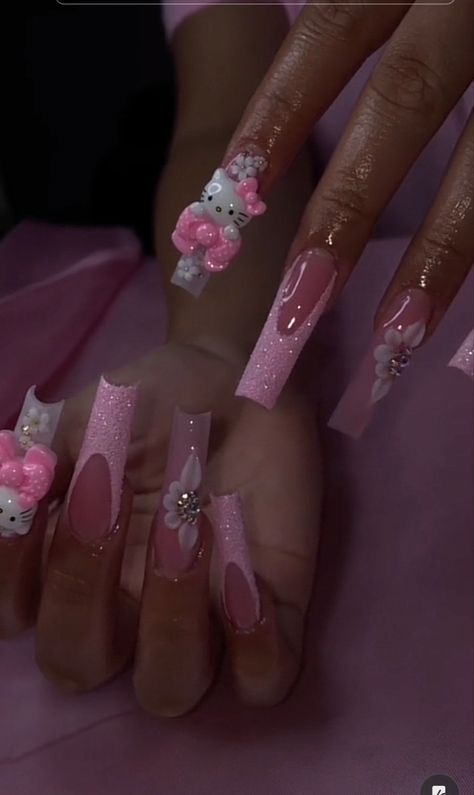 Mail Inspo Hello Kitty, Hello Kitty Nails With Flowers, Chrome Hello Kitty Nails, Light Pink Hello Kitty Nails, Hello Kitty Rhinestone Nails, Nails Inspo Hello Kitty, Hello Kitty Y2k Nails, Cute Nails Hello Kitty, Nails Acrylic Hello Kitty