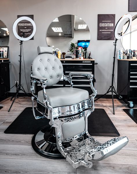 Barber Chair For Sale, Barber Shop Chairs, Barber Shop Interior, Barbershop Design, Vintage Barber, Spa Chair, Plush Cushion, Flip Out, Salon Equipment