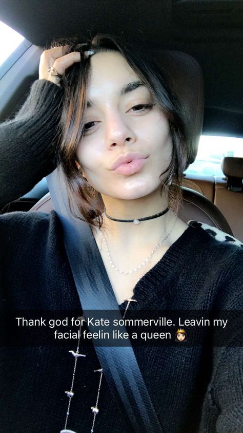 Vanessa Hudgens-snapchat No Filter Photos, Vanessa Hudgens Makeup, No Filter Aesthetic, Stella Hudgens, Celebrities Without Makeup, Perfect Red Lipstick, Celebs Without Makeup, Celebrity Costumes, Celebrity Selfies