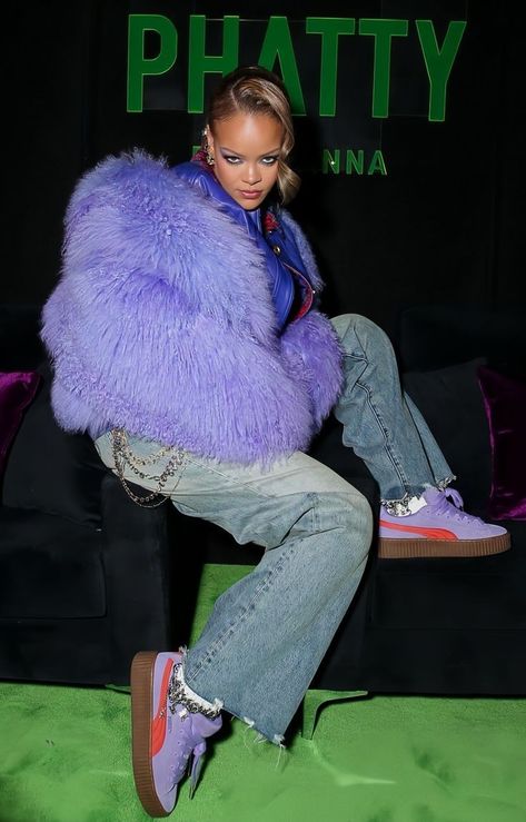 Rihanna Sneakers, Puma Outfits, Rihanna Fenty Puma, Robyn Fenty, Rihanna Puma, Looks Rihanna, Rihanna Love, Puma Rihanna, Puma Outfit