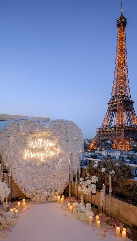 Marriage Proposal In Paris, Luxury Proposal Romantic, Luxury Proposal Ideas, Elegant Proposal Ideas, Italy Proposal, Proposal Aesthetic, Paris Proposal, Engagement Plan, Romance Gifts