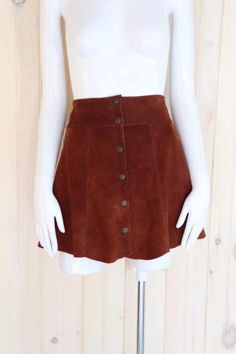 90s does 70s leather skirt 90s Does 70s, 70s Midi Skirt, 70s Aline Skirt, 70s Corduroy Skirt, 1970s Fitted Lined Skirt, 70s Suede Skirt, 70s Skirt, Happy Clothes, Sarah Kay