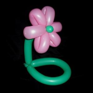 How to Make a Flower Balloon Hat: Finishing the Balloon Flower Hat Easy Balloon Animals, Balloon Crown, Balloon Hat, Twisting Balloons, How To Make Balloon, Deco Ballon, 50 Balloons, Balloon Modelling, Balloon Crafts