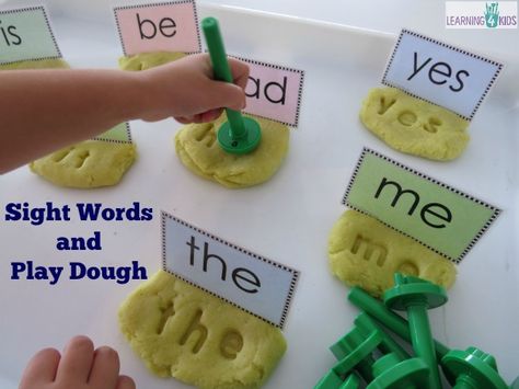 Hands-on fun with sight words, literacy centres or work station sight word activity Sight Word Activity, Literacy Centres, Sight Word Centers, Sight Word Fun, Literacy Centers Kindergarten, Teaching Sight Words, Kindergarten Centers, Preschool Literacy, Sight Words Kindergarten