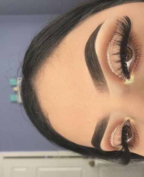 Quinceanera Makeup, Make Up Gold, Gold Makeup Looks, Prom Eye Makeup, Dramatic Eye Makeup, Eye Makeup Techniques, Eye Makeup Pictures, Smink Inspiration, Pinterest Makeup