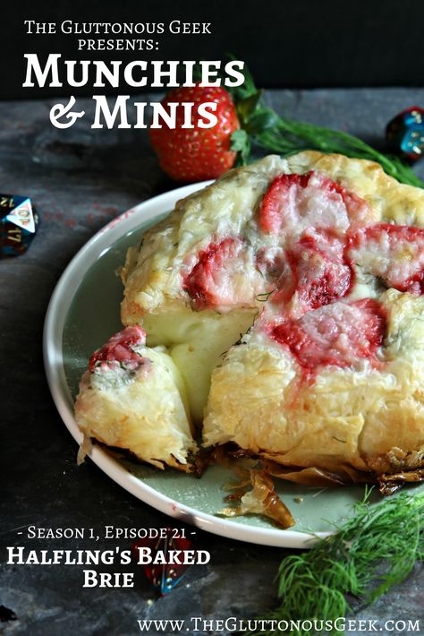 Halfling's Baked Brie inspired by Dungeons & Dragons. Recipe by The Gluttonous Geek. Dungeons And Dragons Themed Food, Dnd Thanksgiving, Dungeons And Dragons Recipes, Dnd Food Ideas, Dungeons And Dragons Food, Fantasy Meals, Dnd Recipes, Dnd Snacks, Fantasy Feast