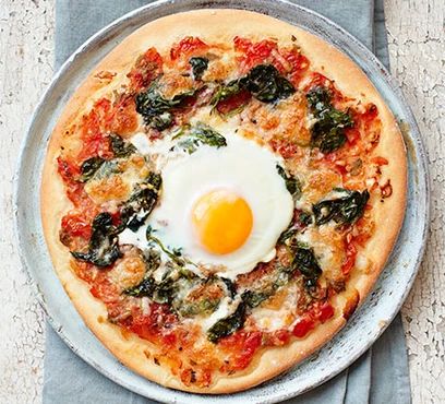 Eggs Florentine pizza Florentine Pizza, Eggs Florentine, Pizza Fries, Make Your Own Pizza, Healthy Food List, Delicious Pizza, Bbc Good Food Recipes, Spinach And Cheese, Pizza Toppings