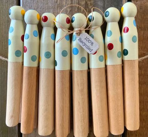 We love Emma Bridgewater’s random Polka Dot design so much, that it has inspired us to create this rustic set of hand painted dolly pegs. We are also proud to say they are 100% Recycled. This set of 8 would make a unique housewarming, wedding, birthday or anniversary present, and would add a stylish touch to any utility room. Dolly Pegs, Wedding Retro, 5th Wedding Anniversary, Peg People, Emma Bridgewater, Free Boxes, Wooden Pegs, Anniversary Present, Utility Room