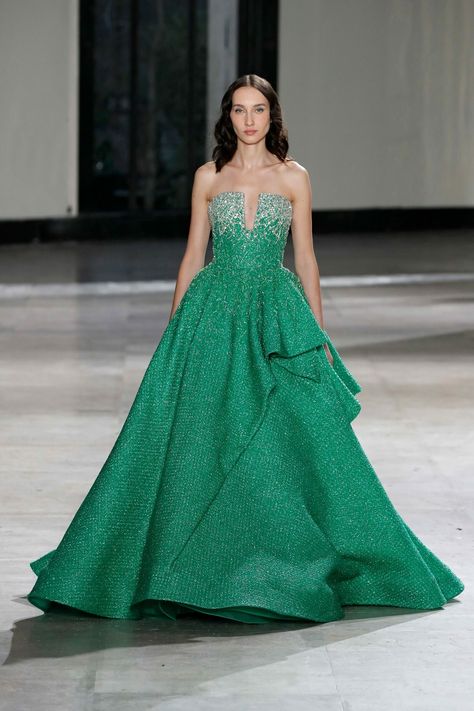 Tony Ward Couture Spring Summer 2023 Paris – DOOR11 Emerald Green Ball Gown, Zac Posen Wedding Dress, 2023 Paris Fashion, Couture Spring 2023, Green Ball Gown, Tony Ward Couture, Couture 2023, 2023 Couture, Paris Fashion Week Runway