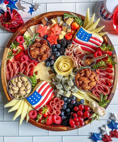 4th Of July Charcuterie Board, 4th July Food, Memorial Day Foods, July 4th Holiday, Charcuterie Board Ideas, Patriotic Food, 4th Of July Desserts, Charcuterie Inspiration, Fourth Of July Food