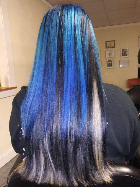 Black Blue And Blonde Hair, Blue Blonde And Black Hair, Black Silver Hair, 2000 Hair, Blonde And Blue Hair, Silver Blue Hair, Interesting Hair, Blue Hair Highlights, Dreamy Hair