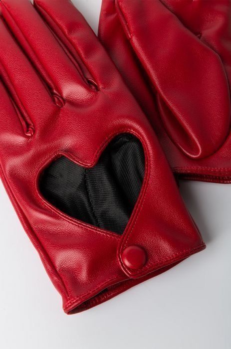 Red Gloves, Mode Vintage, Character Outfits, Leather Gloves, Heart Design, Leather Glove, Snap Button, Pretty Outfits, Fashion Inspo Outfits