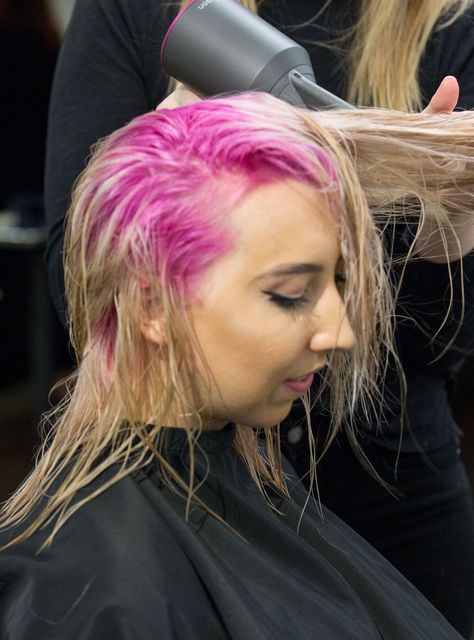 "Shadow Roots" Are The New It-Girl Color Trend — With A Playful Twist #refinery29 Pink Hair And Makeup, Bold Hair Color Ideas, Pink Roots, Magenta Hair Colors, Shadow Roots, Hairstyle References, Hair Craft, Unicorn Hair Color, Blonde Hair With Roots