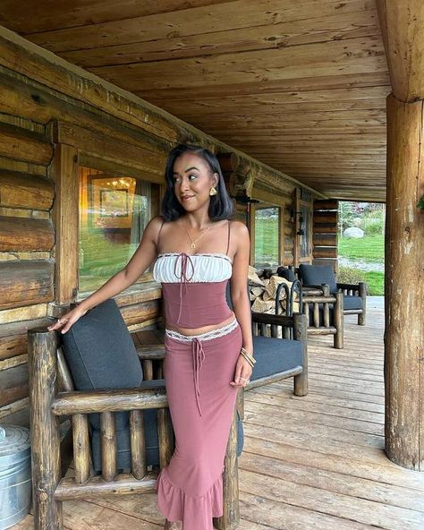 All The Chic Outfits I Wore On My Trip To Montana | Who What Wear Montana Outfits, 5 Outfits, Style Aesthetics, New Aesthetic, Western Wear Outfits, Sleek Dress, Boucle Jacket, Western Chic, Dinner Outfits