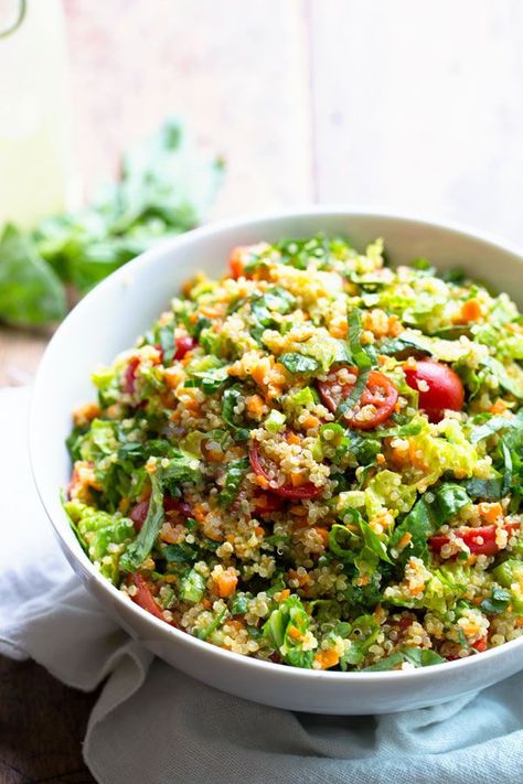 This Herbed Quinoa Garden Veggie Salad is tossed with a lemon herb vinaigrette - so fresh and perfect for summer potlucks or patio dinners. Herbed Quinoa, Herb Vinaigrette, Pinch Of Yum, Salad Pasta, Lemon Herb, Veggie Salad, Vegan Salad, Quinoa Recipes, Spaghetti Squash