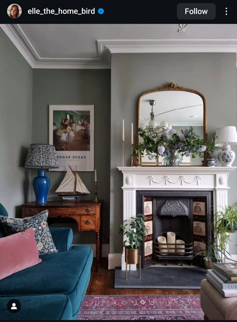 1930s Living Room, Sage Green Living Room, Antique Home Decor Ideas, Victorian Living Room, Living Room Green, The Fireplace, Blue Living Room, Room Idea, Green Rooms