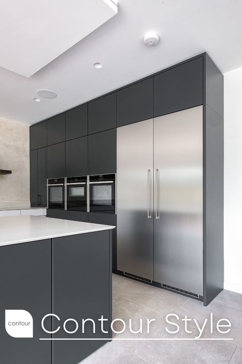 Fridge Freezer Built In, American Style Fridge Freezer Built In, Silver Fridge Kitchen, Built In American Fridge Freezer, American Fridge Freezer In Kitchen, Silver Appliances Kitchen, American Fridge Freezer Built In, Silestone Worktop, Modern Fridge