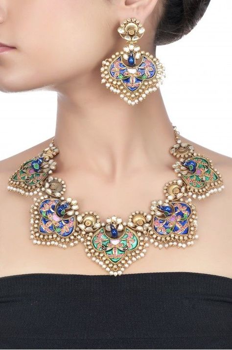 Amrapali: Party Outfit Night Winter, Party Outfit Spring Night, Party Outfit Summer Night, Gala Jewelry, Party Outfit Night, Jadau Necklace, Designer Bangles, Outfit Night, Antique Jewellery Designs