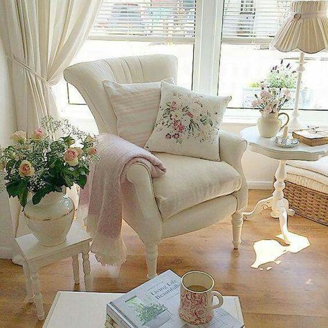 ☆ Camera Shabby Chic, Romantic Lifestyle, Muebles Shabby Chic, Decoration Shabby, Cottage Shabby Chic, Cabin Cottage, Shabby Chic Living, Shabby Chic Room, Shabby Chic Living Room