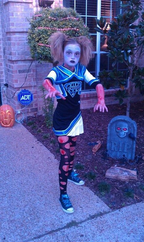 Dead Cheerleader Costume, Zombie Cheerleader Makeup, Cheerleader Costume Kids, Elizabeth Costume, Cheerleader Makeup, Girl Zombie Costume, Halloween Cheerleader, Zombie Cheerleader Costume, Halloween Dress Up Ideas