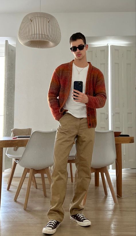 Cardigan Outfit Aesthetic, Spiritual Fashion, Boyfriend Outfit, Minimal Wardrobe, Khaki Pants Men, Mens Outfit Inspiration, Outfits With Converse, Mens Fashion Streetwear, Mens Fashion Casual Outfits