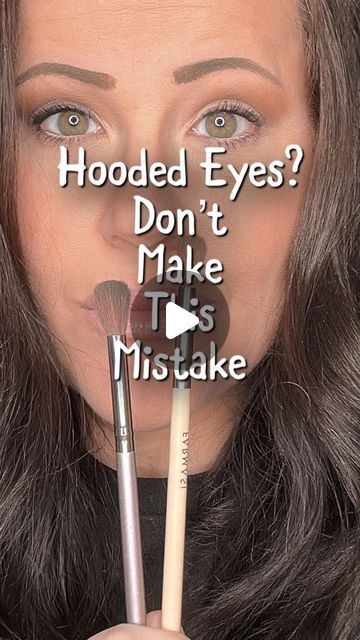 Mindy Jean on Instagram: "Hooded eyes? No problem! Learn this simple step for a quick eye makeup routine.  Try it out and share your results in the comments!  Comment EYES and i’ll send you my favorite eye bundle👇  #HoodedEyeMagic #EyeshadowForHoodedEyes #GazeTransformation #HoodedEyeDosAndDonts #EyeMakeupTutorial #LiftedEyes #SculptedGaze #HoodedEyeBeauty #EyeTransformation #MakeupForAllEyes" Makeup For Hooded Eyelids, Hooded Eyes Tutorial, Quick Eye Makeup, Smokey Eye Makeup Steps, Eye Makeup For Hooded Eyes, Eyeshadow For Hooded Eyes, Hooded Eye Makeup Tutorial, Makeup Tips For Older Women, Makeup For Older Women