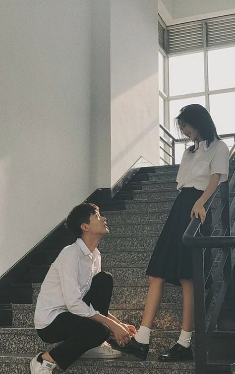 𝙎𝙖𝙫𝙚 = 𝙁𝙤𝙡𝙡𝙤𝙬 ➹小兔子ੈ #aesthetic #couple #ulzzang #goal #couplegoal #fashion #wallpaper #korea #Japan #China Drama Videos, Couple Poses Reference, Body Reference Poses, Human Poses Reference, Random Image, Korean Couple, Arte Inspo, Human Poses, Photo Couple