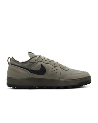 Nike Streetwear Shoes, Fashion College, Streetwear Shoes, Cargo Khaki, College Fashion, Black Style, Color Inspiration, Gold Black, Nike Shoes