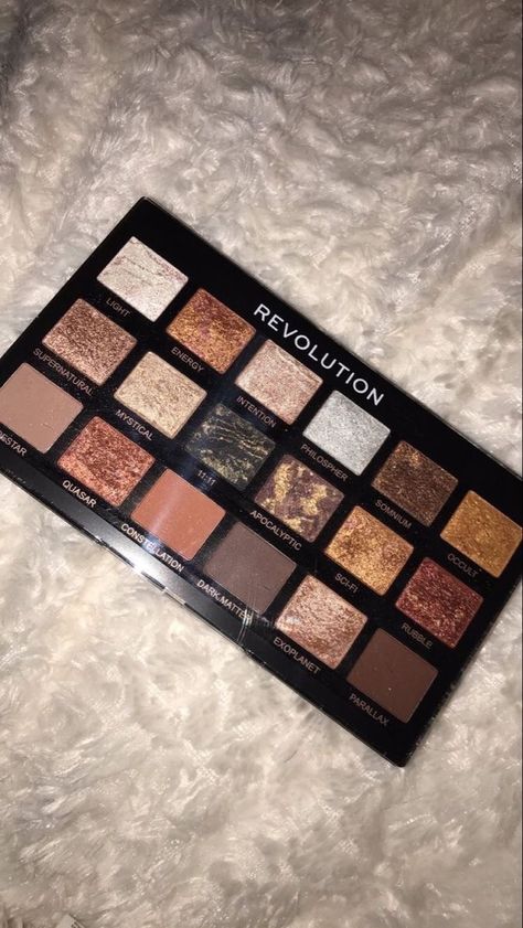 Void State, Makeup Revolution Palette, Skincare Videos, Best Eyeshadow Palette, Huda Beauty Makeup, Makeup Pallets, Makeup For Black Skin, Makeup Accesories, Makeup Is Life