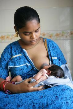 Mother Feeding Baby, Mother Feeding, Hot Women Dress, Hottie Women, General Hospital, Beautiful Smile Women, Girl Body, Indian Beauty Saree, India Beauty