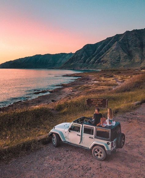 PINTEREST: @mercyxk INSTAGRAM: @mercyxk Hawaii Couple, Couple Sunset, Vacation Adventures, Auto Jeep, Hors Route, Italy Hotels, Sorrento Italy, Dream Cars Jeep, Jeep Life