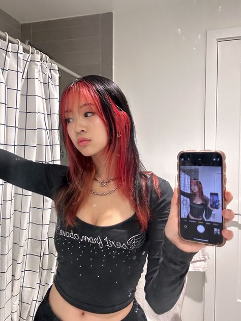 Two Toned Hair Red And Black, Split Hair Color Underneath, Under Dyed Hair With Bangs, Red And Black Hair Asian, Short Hair With Bangs Edgy, Asian Girl Wolf Cut Hair, Bang Dyed Hair, Half Bleached Hair Ideas, Horizontal Split Dyed Hair