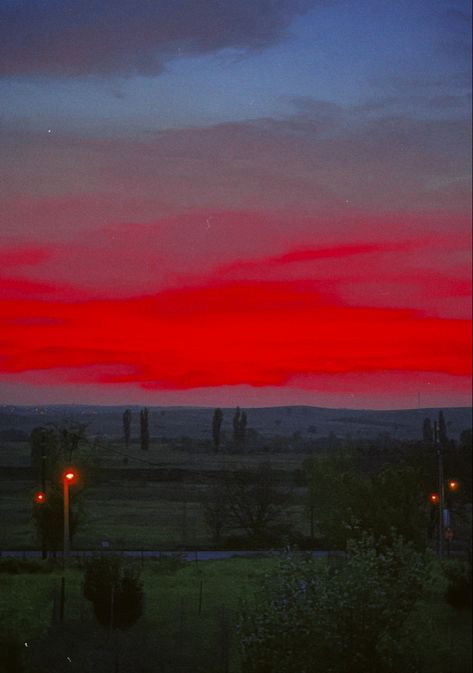 Sunset in the greek countryside. Analogue photography. Red sunset. Summer vacation. Red Sunset Aesthetic, 70s Summer Aesthetic, Sun Exploding, Warm Sunset Aesthetic, Greek Countryside, Desert Grunge, Red Draw, Photographer Aesthetic, Crimson Sunset