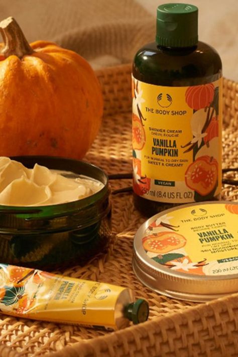 The Body Shops vanilla pumpkin range is a scent sensation and the products included are reviewed in this article. Get 20% off with code AFFDIARY #thebodyshop #bodyshop #vanillapumpkin #bodyshopvoucher #bodyshopdiscountcode #bodyshoppromocode Pumpkin Skincare, The Body Shop Aesthetic, Pumpkin Scent, Halloween Face Mask, Body Butters Recipe, Pumpkin Coffee, Body Care Routine, Favorite Scents, Pumpkin Orange