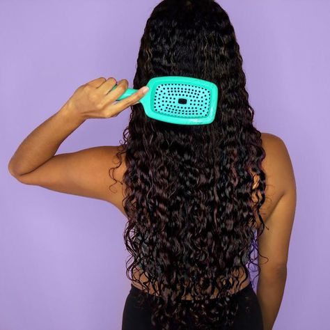 Flexy Brush - For Detangling and "Curl Clumping" – Curl Keeper - Curly Hair Solutions Curl Keeper, Curly Hair Products, Medium Curls, Hair Solutions, Bouncy Curls, Body Wave Wig, Types Of Curls, Body Wave Hair, Hair Detangler