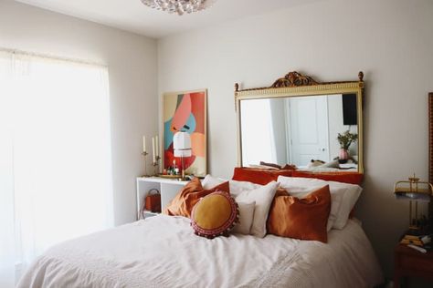 Eclectic Guest Bedroom, Bedroom With Mirror, Light In Bedroom, French Provencial, Bedroom Bohemian, Eclectic Chic, Mirror Headboard, Inspired Bedroom, Attic Apartment