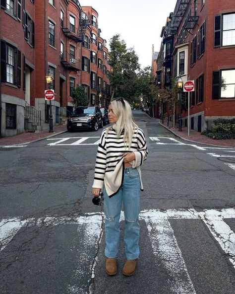 Kelsey Mecha on Instagram: "After work walks 🏷 #reels #halloween #thingstodoinboston #boston #reelsinstagram #fallfashion #reelsvideo #falloutfits #instagramreels #fallcolors #bostonfall #fallstyle #reelsforyou #reelsexplore #fallboston #fall2022 #uggseason #bostonblogger #bostonfoodies #fallsfestival #reelstagram #fallvibes #fallsemester #fallclothing #bostoninfluencer #boston_igers #beaconhill #beaconhillboston #uggboots" Boston Influencers, Boston In March Outfit, Spring Boston Outfits, Boston Spring Outfits, Boston Aesthetic Outfits, Boston Fall Outfits, Boston Fits, Boston Street Style, Boston Aesthetic