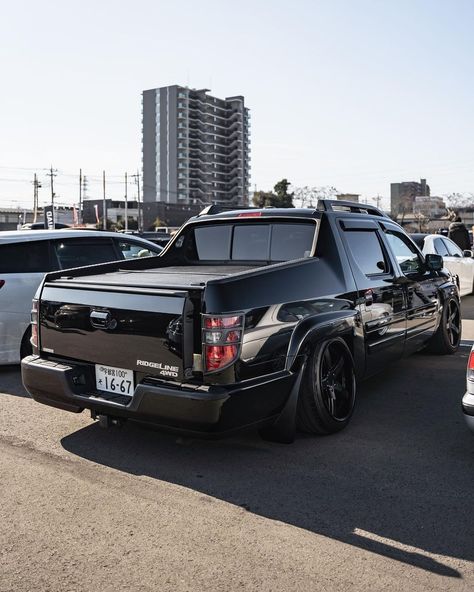 mimu on Instagram: “📷 @ryuuji_1001 #ushonda #honda #ridgeline #hondaridgeline #americancar #truck #pickuptruck #usdm #jdm #stance #stancenation #pointless…” Honda Ridgeline Custom, Jdm Stance, Honda Ridgeline, Stance Nation, Pickup Trucks, Jdm, Trucks, On Instagram, Quick Saves