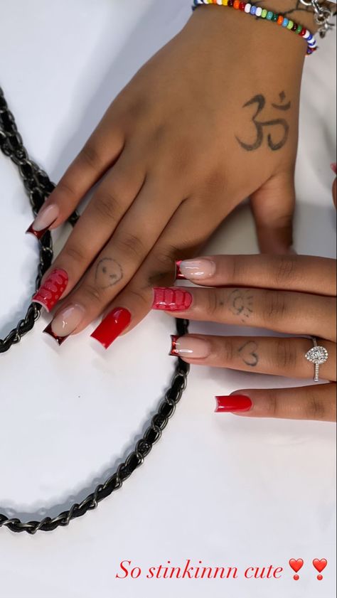 Red Cute Nails Short, Unique Acrylic Nails Red, Short Cute Red Nails, Unique Christmas Nails Short, Cute Short Red Acrylic Nails, Short Red Birthday Nails, Red Nails Short Square Design, Red Short Nails Black Women, Holiday Nails Black Women