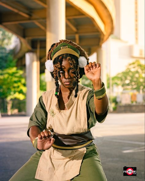 Toph Cosplay, Black Cosplayers, Kung Fu Uniform, Toph Beifong, Anime Cosplay Costumes, Avatar Airbender, Black Characters, Cosplay Tips, Human Poses Reference