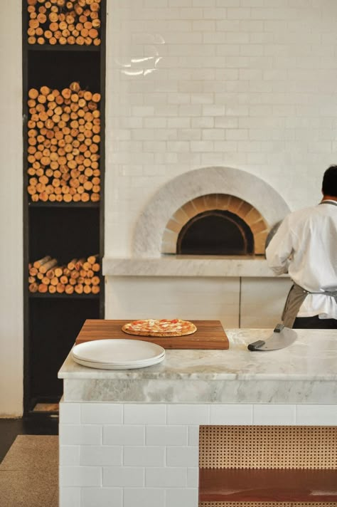 Pizza Oven Aesthetic, Modern Pizza Restaurant Design, Pizzaria Interior, Pizza Shop Aesthetic, Pizzaria Aesthetic, Pizzeria Aesthetic, Italian Restaurant Aesthetic, Pizza Restaurant Design, Pizza Oven Restaurant