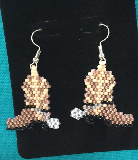 Motifs Perler, Chapeau Cowboy, Owl Earrings, Cow Boy, Cowboy Boot, Earring Patterns, Brick Stitch, Beading Patterns, Have Fun