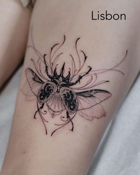 March Tattoo, Scarab Tattoo, Unique Hand Tattoos, Hand Tattoo Designs, Tatoo Styles, Bug Tattoo, Insect Tattoo, Special Tattoos, Gold Tattoo