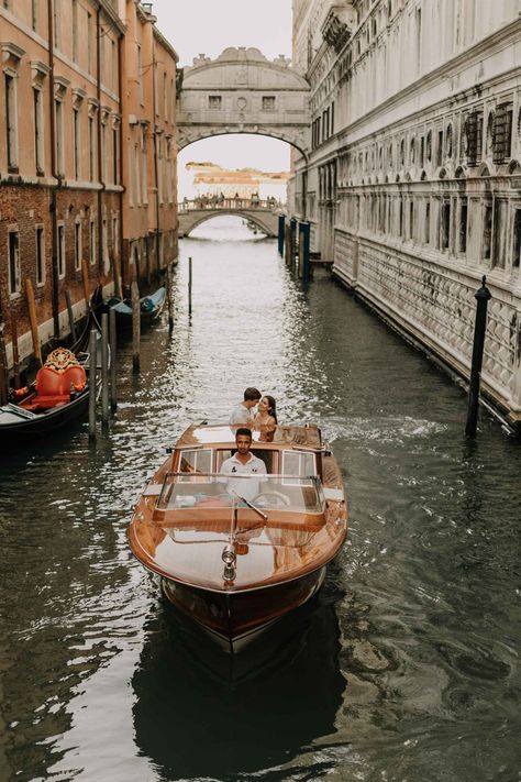 Venice Romantic, Venice Honeymoon, Venice Couple Photography, Venice Italy Hotels, Venice Italy Gondola, Aesthetic Couple, What Dreams May Come, Venice Hotels, Italy Hotels